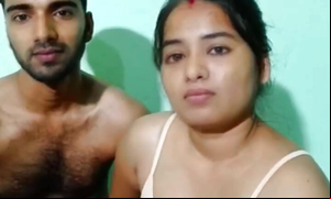Desi xxx big boobs hot and cute bhabhi apne husband ke friend se chudai